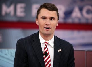 Fallece Charlie Kirk, aliado de Trump, tras recibir un disparo en atentado en la universidad de Utah