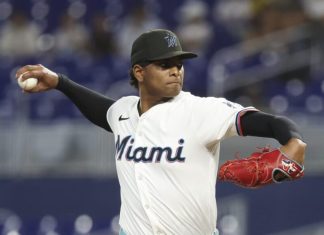 Marlins colocan a Edward Cabrera en lista de lesionados por esguince en el codo
