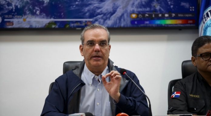Abinader convoca para esta tarde a los organismos de emergencia debido al paso de una onda tropical que podría convertirse en ciclón, Paliza dice el gobierno se prepara para lo peor