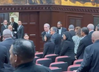 Presidente Abinader asiste a honras fúnebres de Vicente Sánchez Baret en el Congreso Nacional