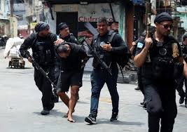 Al menos 64 muertos y 81 detenidos en la acción policial más letal en la historia de Río de Janeiro