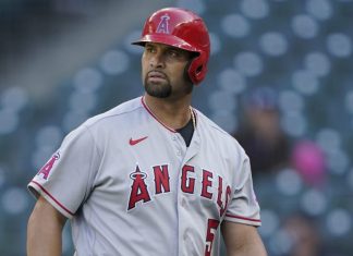 Albert Pujols suena como candidato a dirigir a los Angelinos