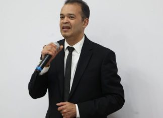 Tras cirugía cerebral Alex Bueno revela que padece cáncer