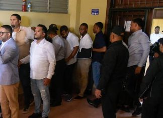 Jueza aplaza audiencia de coerción contra 11 policías acusados de masacre en La Barranquita