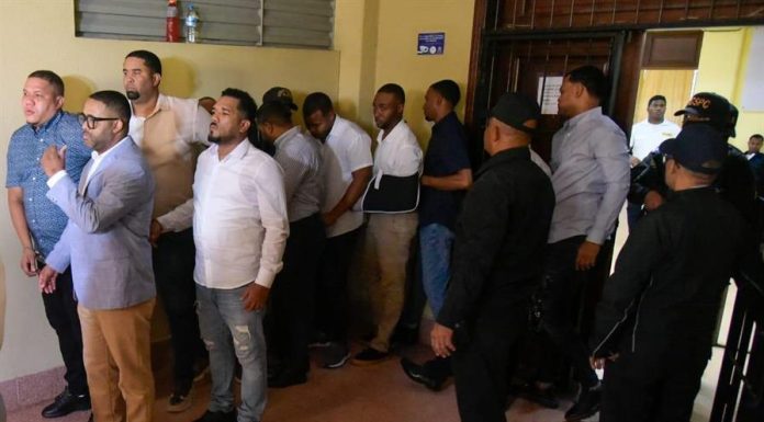 Jueza aplaza audiencia de coerción contra 11 policías acusados de masacre en La Barranquita