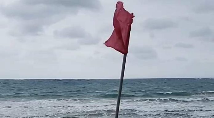 Defensa Civil prohíbe el baño en playas de Puerto Plata; exhorta a las personas no intentar bañarse en algunas de ese litoral