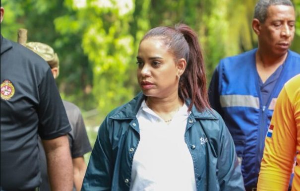 Alcaldesa de SDN informa enveciente discapacitado fallece al ser arrastrado por las aguas de una cañada