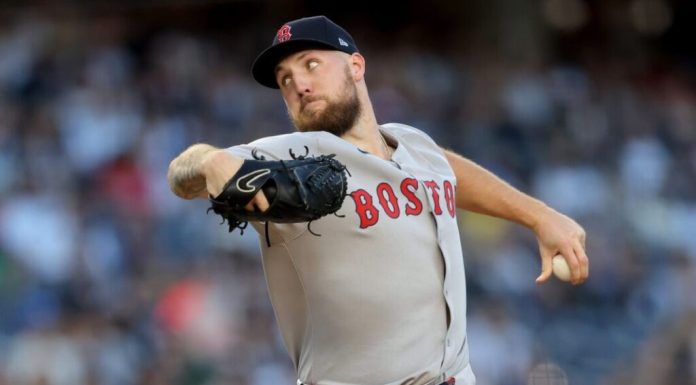 Crochet domina y los Medias Rojas arrancan la Serie del Comodín con triunfo sobre Yankees