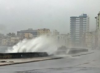 Cuba se alista en mal momento para el paso del devastador huracán Melissa