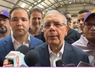 Danilo Medina alerta: “El Gobierno tendrá que pagar 324 mil millones solo para pagar intereses. Esta economía no resiste otro año así. Eso es peligroso.”