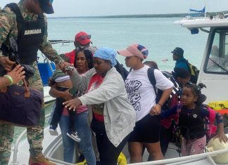 Ministerio de Defensa, a través de la Armada, ejecuta operativo de evacuación en Isla Saona ante los efectos de la tormenta Melissa