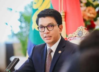 Presidente de Madagascar huye del país tras protestas de la Generación Z y denuncia intento de asesinato