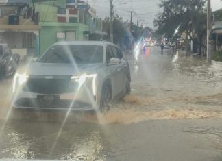 Lluvias provocan inundaciones y caos en el tránsito en municipios de Santiago