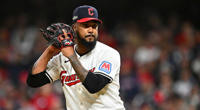 Guardianes de Cleveland niegan permiso a Emmanuel Clase para lanzar en Venezuela