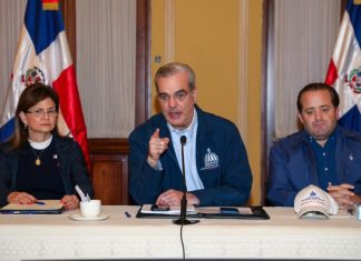Presidente Abinader mantiene para este sábado suspensión de labores en provincias en alerta roja; medidas preventivas serán revisadas a las 9 a.m. del sábado en reunión de seguimiento desde el COE