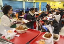 Cierre de Gobierno de Estados Unidos haría que 10 millones de latinos pierdan sus vales de comida