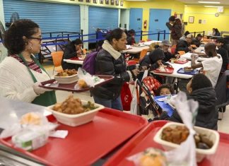 Cierre de Gobierno de Estados Unidos haría que 10 millones de latinos pierdan sus vales de comida