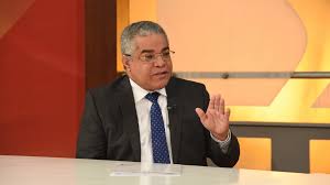 Exdirector de Presupuesto califica de «populista» Tarjeta Joven de Gobierno dominicano