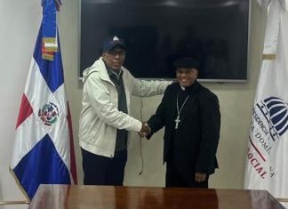 Obispo electo Manuel Ruiz, gira visita Dirección de Asistencia Social; harán “alianza estratégica” para favorecer a familias pobres