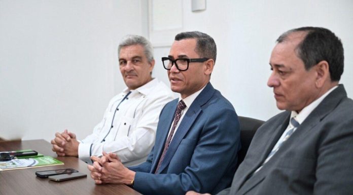 Trabajo sancionará negocios que están abiertos en provincias en alerta roja por tormenta Melissa