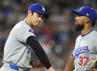 Ohtani y Teóscar brillan con dos jonrones cada uno en triunfo de Dodgers sobre Rojos