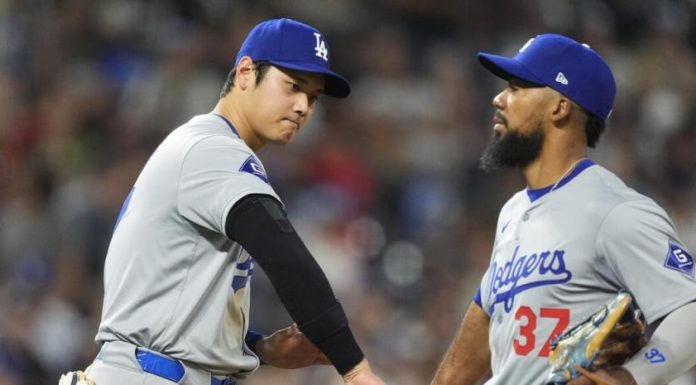 Ohtani y Teóscar brillan con dos jonrones cada uno en triunfo de Dodgers sobre Rojos