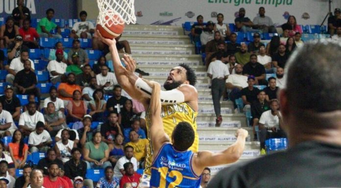 San Carlos, convincente ante Mauricio Báez en cuarto triunfo seguido