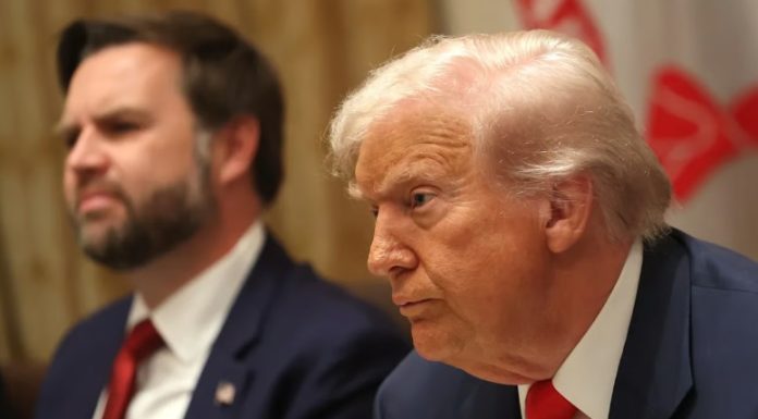 Trump anuncia que EE.UU. hundió otro barco con seis «narcoterroristas» en el Caribe