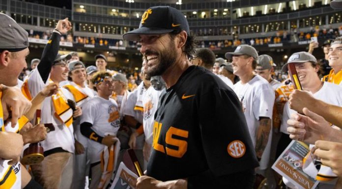 Tony Vitello es el nuevo dirigente de los Gigantes de San Francisco