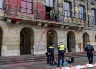Vandalizado el Palacio Real de Ámsterdam con pintura roja y mensajes contra Israel