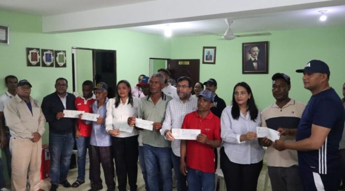 Gobierno paga más de RD$8 millones en indemnización a agricultores de Azua afectados por Presa Monte Grande