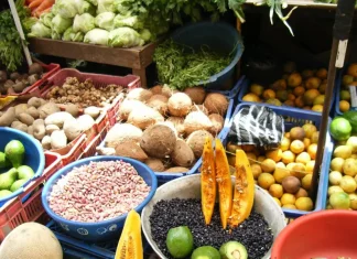 Reportaje- Amas de casa y comerciantes insisten precios alimentos están altos, pese inflación controlada BC