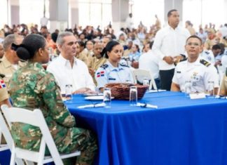 Presidente Abinader comparte almuerzo navideño con militares y anuncia Metro gratis para miembros de las Fuerzas Armadas