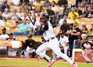 Amador define en entradas extras y Águilas vuelan alto ante el Licey en el Quisqueya