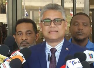 Carlos Peña solicita juicio político a jueces del Tribunal Constitucional por fallo sobre relaciones homosexuales