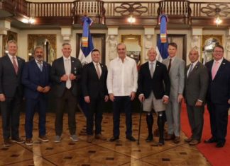 Congresistas de EE. UU. se reúnen con Abinader para tratar seguridad regional y cooperación económica