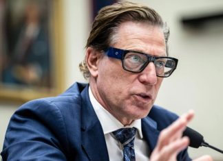 El director de la agencia de emergencias de EE. UU. renuncia tras una corta gestión