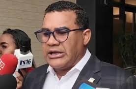 Diputado alerta que pandillas haitianas convierten la carretera internacional en un “corredor de muerte”