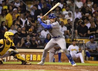 Doblete de Senger impulsa triunfo azul ante Águilas