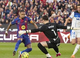 El Barça remonta ante el Alavés y vuelve a ser líder provisional en LaLiga