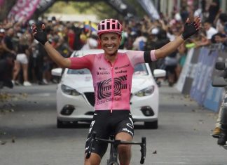 El colombiano Esteban Chaves, subcampeón del Giro 2016, anuncia su retiro del ciclismo profesional