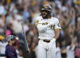 Fernando Tatis Jr. y Bobby Witt Jr. ganan los Guantes de Platino 2025