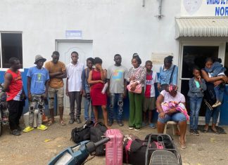 Policía Nacional apresa en Valverde a conductor haitiano por transportar 14 compatriotas indocumentados