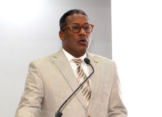 Director IDOPPRIL destaca mejoras en servicios durante visita a La Vega
