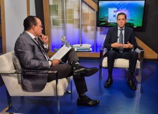 Economista Juan Gómez: “El PRM no planifica nada; hay baja inversión en transmisiones y pusieron en riesgo la vida humana con el apagón”