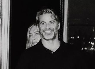 La actriz Jennifer Aniston confirma en Instagram su relación con Jim Curtis