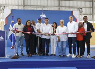 Ministro Kelvin Cruz inaugura multiuso en Ramón Santana, San Pedro de Macorís
