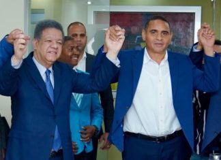 Leonel juramenta en la Fuerza del Pueblo a Bernardo Arroyo, hermano de Nelson Arroyo vicepresidente del PRM