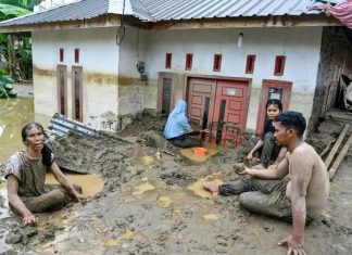 Las devastadoras inundaciones en Asia dejan cerca de 600 muertos