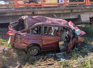 Cuatro menores entre los 23 haitianos indocumentados heridos al caer de puente vehículo en el que viajaban